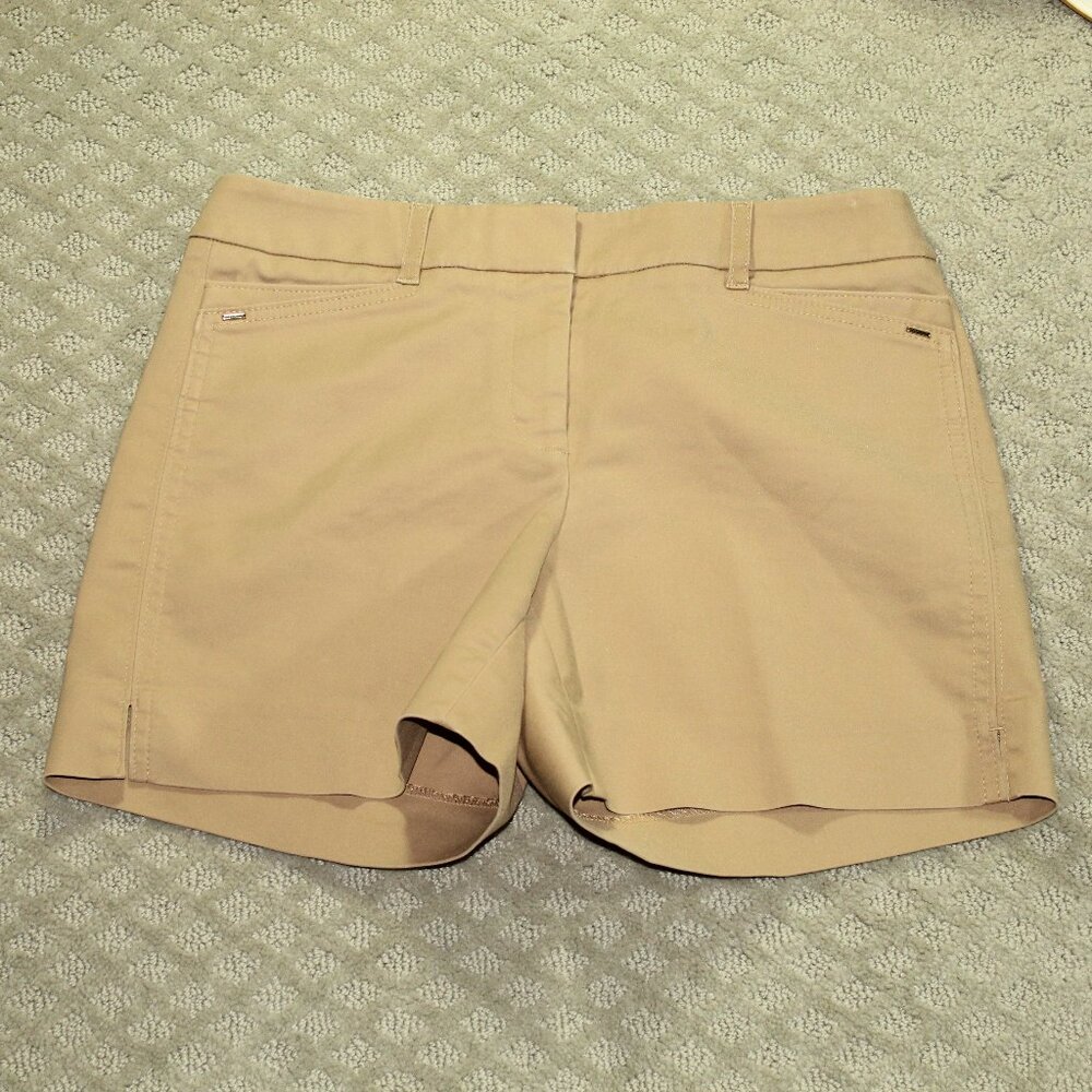 White House Black Market Tan Womens 4.5 Inseam Stretch Shorts Size 2 NWOT